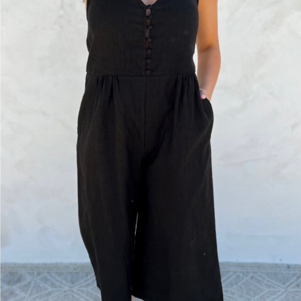🔥🔥Black jumpsuit NWT 🔥🔥 - Picture 2 of 5